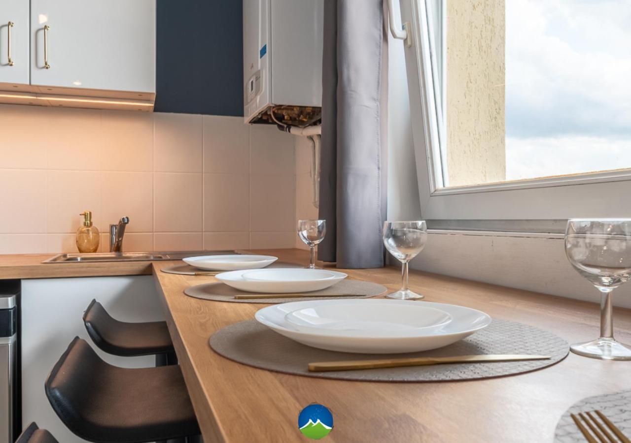 3 Appts - 3 A 7 Lits - Parfait 6 A 10 Pers - Max 26 Pers - 1 Immeuble - Convivialite, Rentabilite ------ English - 3 Apts - 3 To 7 Beds - Ideal For 6 To 10 Guests - Up To 26 - Same Building - Friendly, Flexible Hettange-Grande Exterior foto